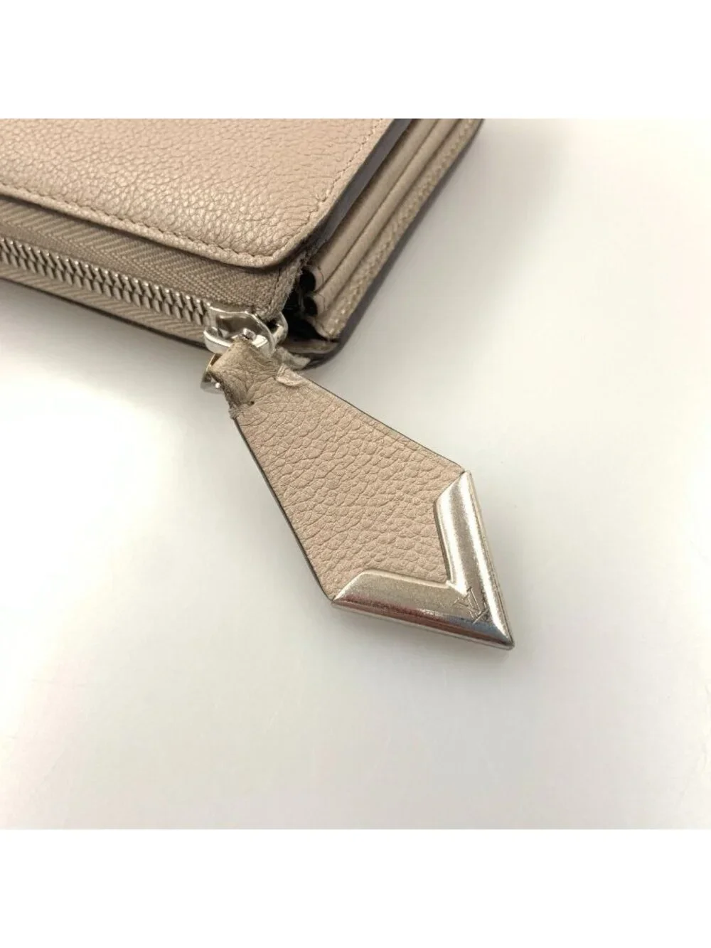 Louis Vuitton Portefeuille Comet L-shaped Zipper Wallet Beige